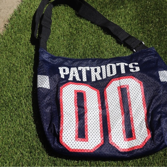 NFL New England Patriots crossbody over shoulder bag - Picture 5 of 8